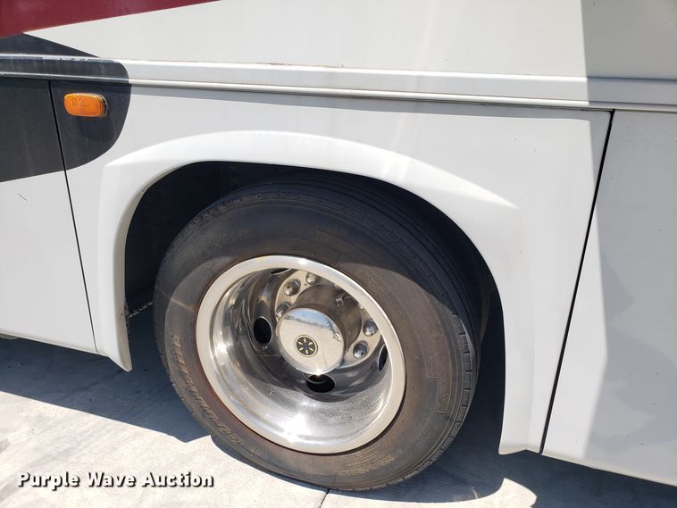 image for item FL9064 2004 Freightliner Crecendo RV