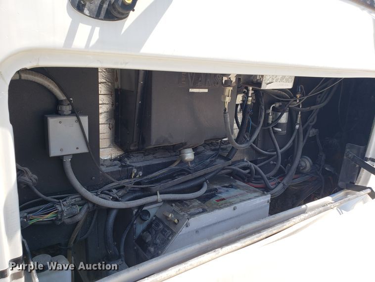 image for item FL9064 2004 Freightliner Crecendo RV