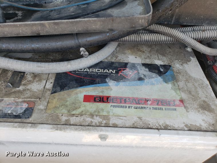 image for item FL9064 2004 Freightliner Crecendo RV