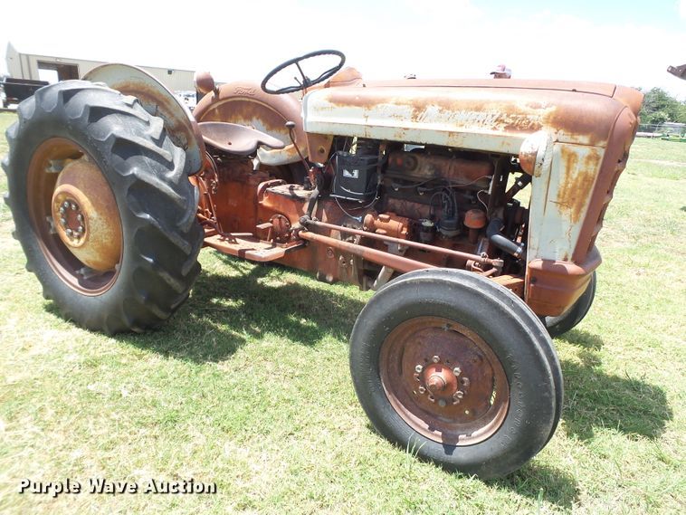 image for item FL9264 Ford 851 Powermaster tractor
