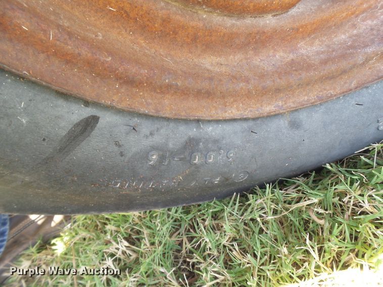 image for item FL9264 Ford 851 Powermaster tractor