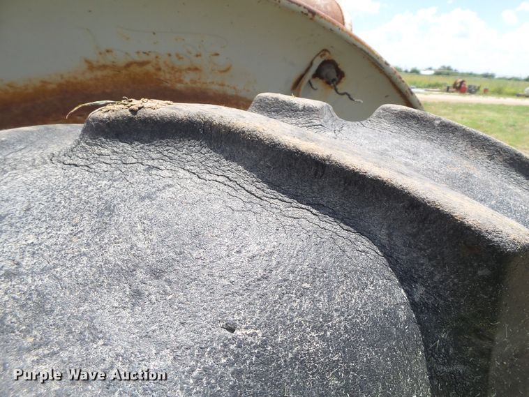 image for item FL9264 Ford 851 Powermaster tractor