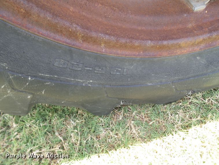 image for item FL9264 Ford 851 Powermaster tractor