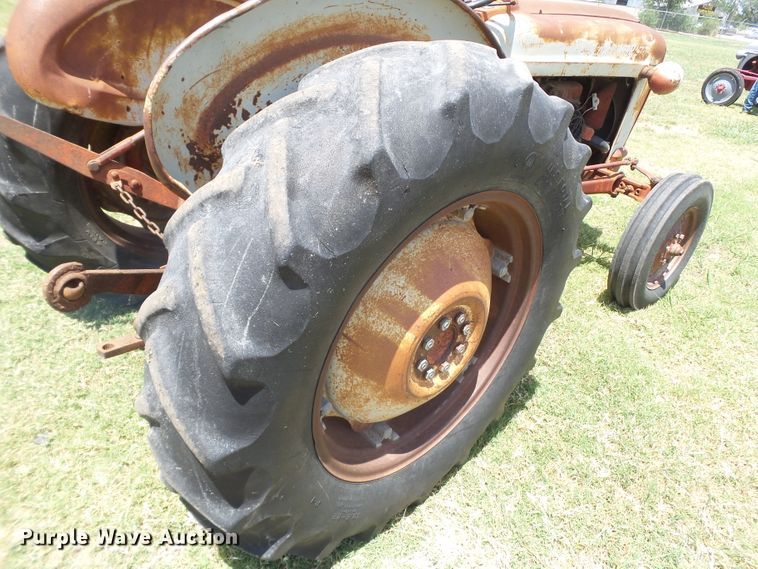 image for item FL9264 Ford 851 Powermaster tractor