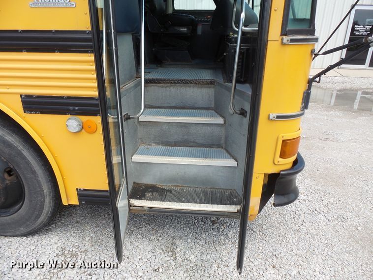 image for item FM9647 1998 Thomas Saf-T-Liner ER school bus