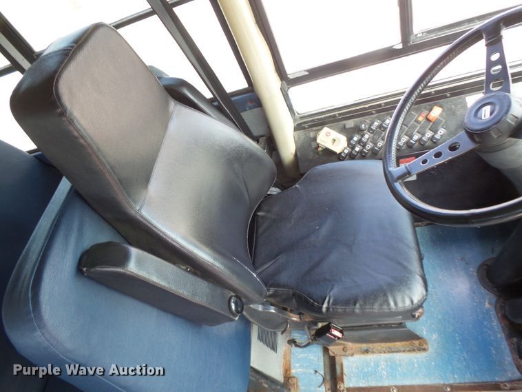 image for item FM9647 1998 Thomas Saf-T-Liner ER school bus