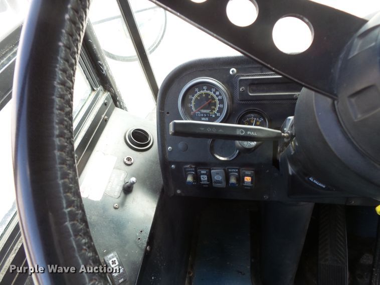 image for item FM9647 1998 Thomas Saf-T-Liner ER school bus