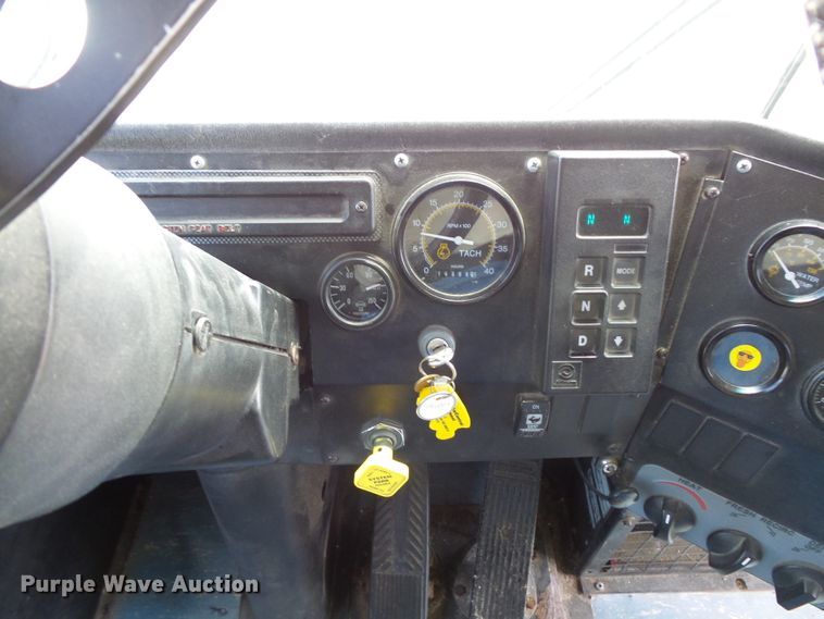 image for item FM9647 1998 Thomas Saf-T-Liner ER school bus