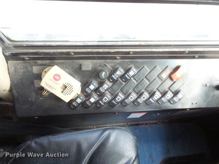 image for item FM9647 1998 Thomas Saf-T-Liner ER school bus