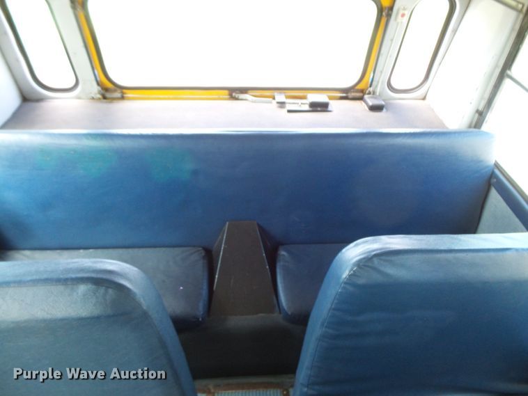 image for item FM9647 1998 Thomas Saf-T-Liner ER school bus