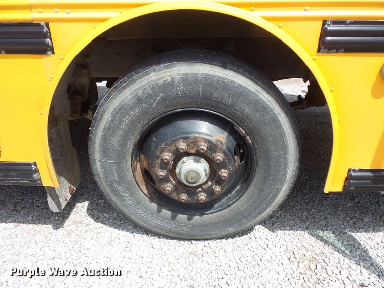 image for item FM9647 1998 Thomas Saf-T-Liner ER school bus