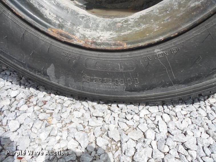 image for item FM9647 1998 Thomas Saf-T-Liner ER school bus