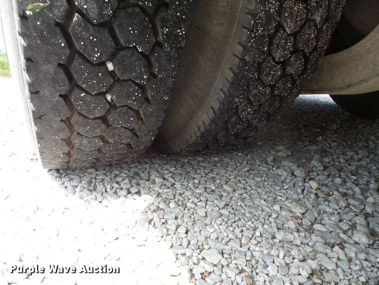 image for item FM9647 1998 Thomas Saf-T-Liner ER school bus