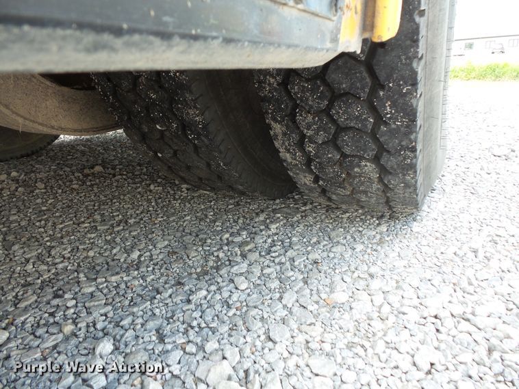 image for item FM9647 1998 Thomas Saf-T-Liner ER school bus