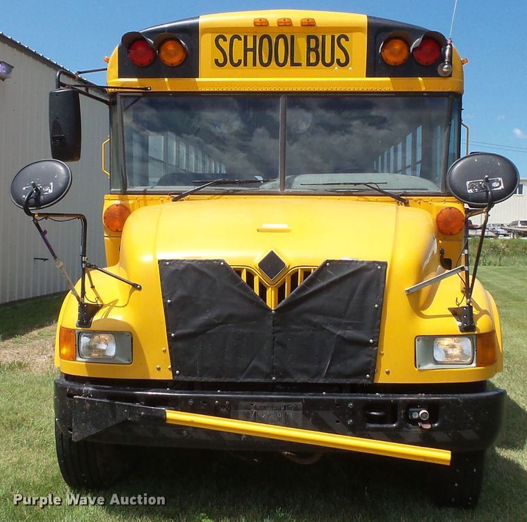 image for item FM9648 2003 International CE school bus