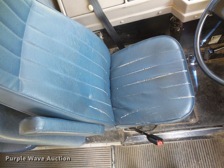 image for item FM9648 2003 International CE school bus