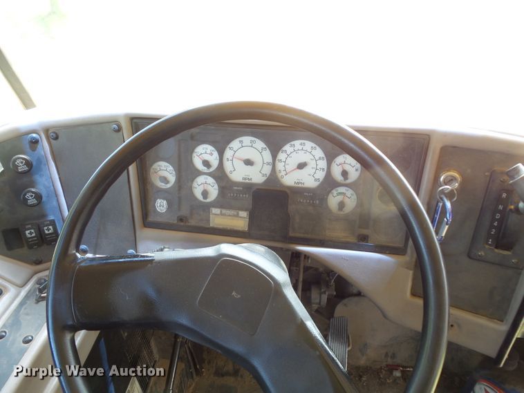 image for item FM9648 2003 International CE school bus