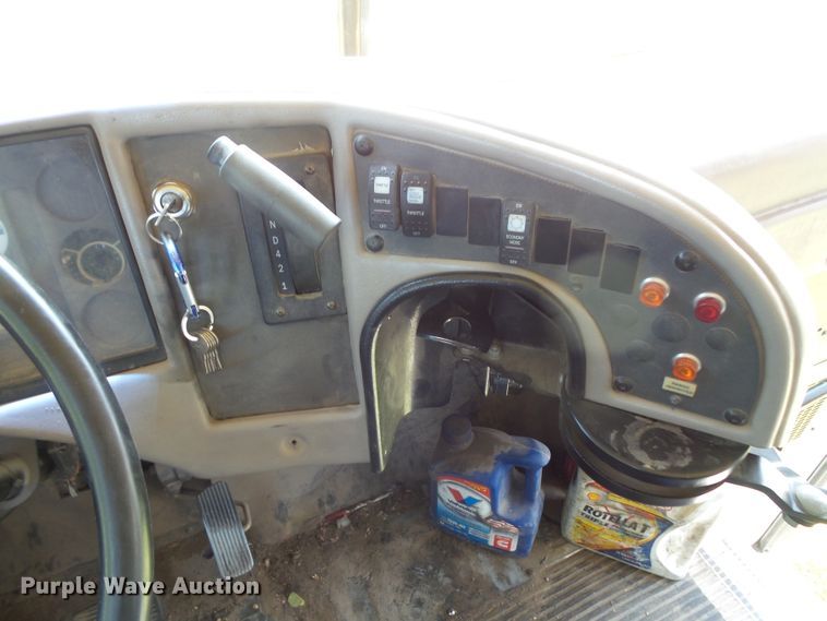 image for item FM9648 2003 International CE school bus