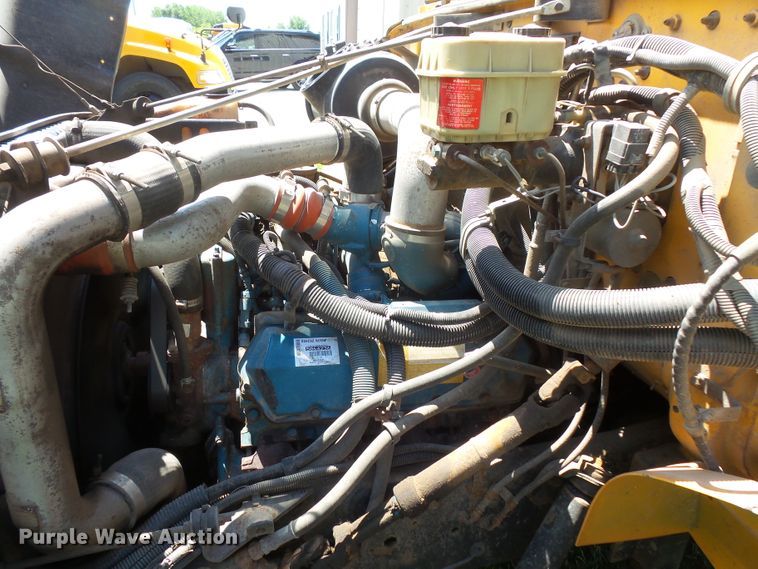 image for item FM9648 2003 International CE school bus