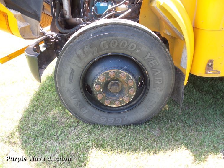 image for item FM9648 2003 International CE school bus