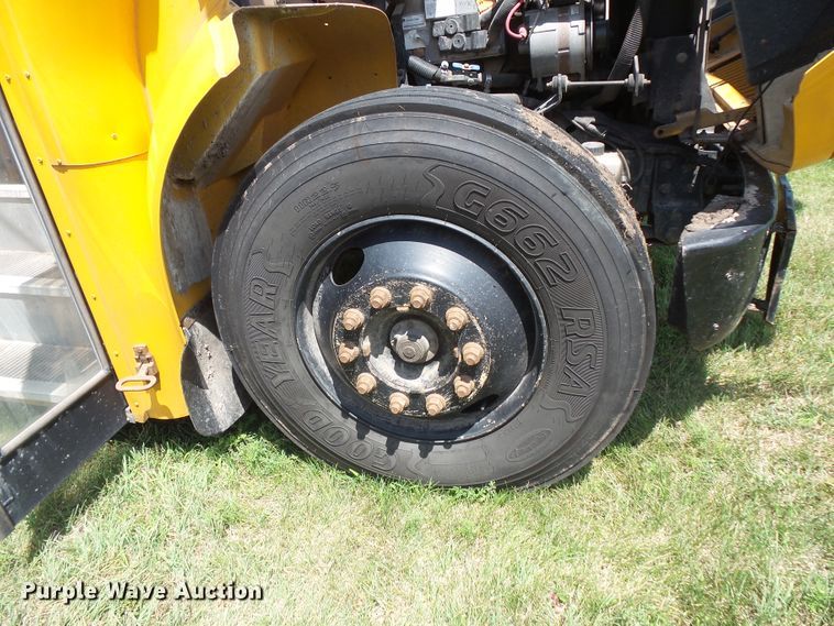 image for item FM9648 2003 International CE school bus