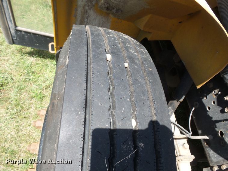 image for item FM9648 2003 International CE school bus