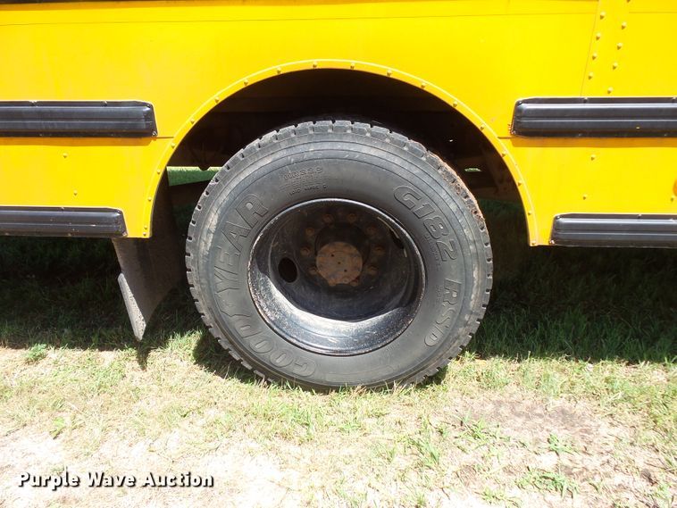 image for item FM9648 2003 International CE school bus