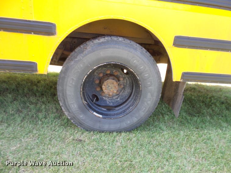 image for item FM9648 2003 International CE school bus