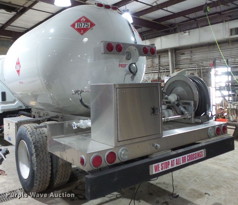 image for item FM9649 Trinity propane tank bed