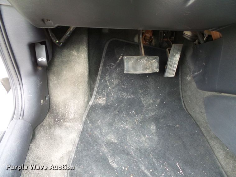 image for item FM9654 2005 Chrysler Sebring convertible