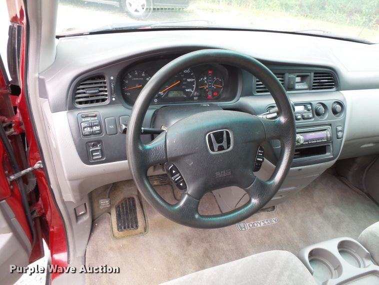 image for item FM9656 2002 Honda Odyssey van