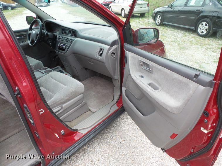 image for item FM9656 2002 Honda Odyssey van
