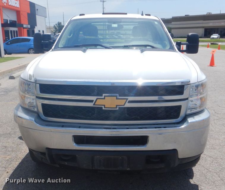 image for item FT9279 2013 Chevrolet Silverado 3500HD pickup truck