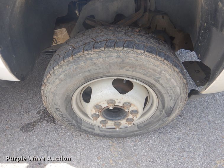 image for item FT9279 2013 Chevrolet Silverado 3500HD pickup truck