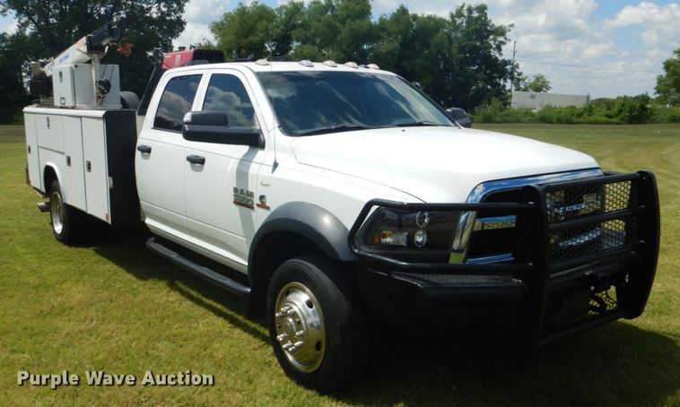 image for item FT9358 2013 Dodge Ram 5500 Crew Cab service truck with crane