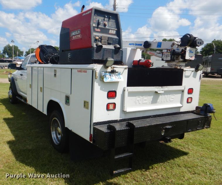 image for item FT9358 2013 Dodge Ram 5500 Crew Cab service truck with crane