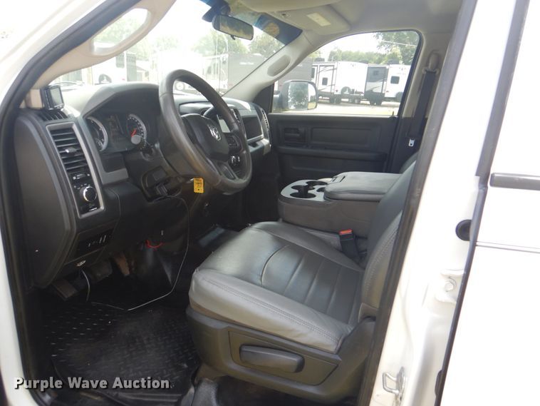 image for item FT9358 2013 Dodge Ram 5500 Crew Cab service truck with crane