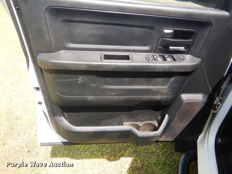 image for item FT9358 2013 Dodge Ram 5500 Crew Cab service truck with crane