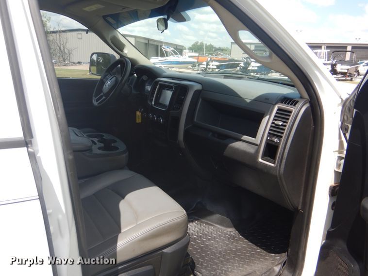 image for item FT9358 2013 Dodge Ram 5500 Crew Cab service truck with crane