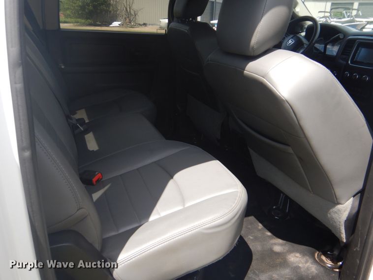 image for item FT9358 2013 Dodge Ram 5500 Crew Cab service truck with crane