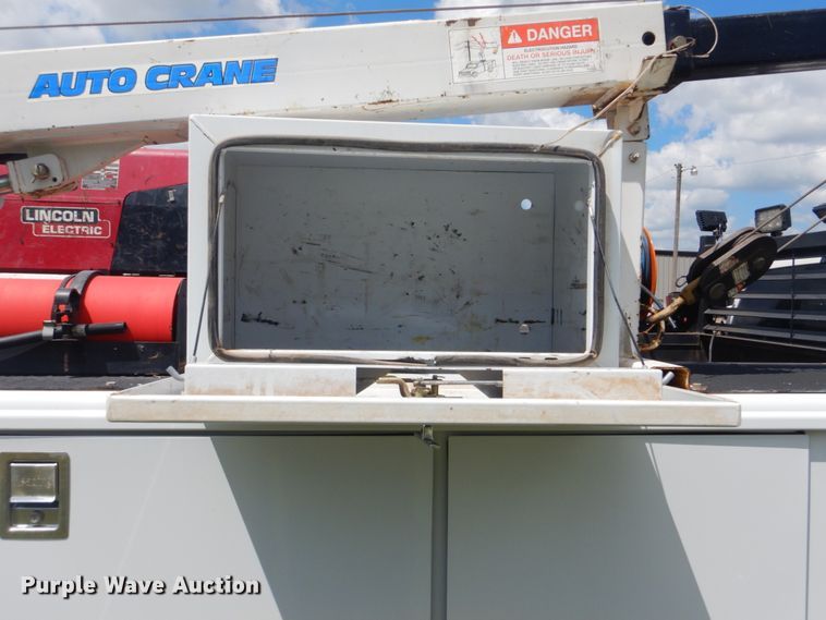 image for item FT9358 2013 Dodge Ram 5500 Crew Cab service truck with crane