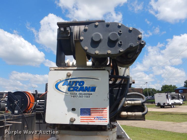 image for item FT9358 2013 Dodge Ram 5500 Crew Cab service truck with crane