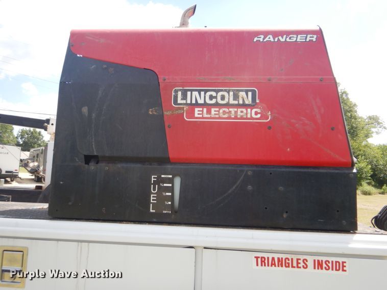 image for item FT9358 2013 Dodge Ram 5500 Crew Cab service truck with crane