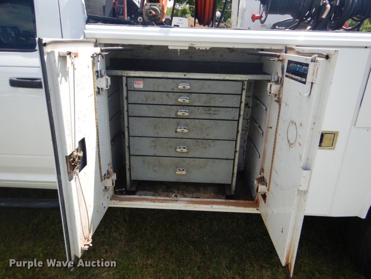 image for item FT9358 2013 Dodge Ram 5500 Crew Cab service truck with crane