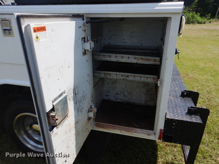 image for item FT9358 2013 Dodge Ram 5500 Crew Cab service truck with crane