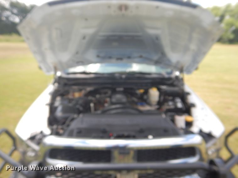 image for item FT9358 2013 Dodge Ram 5500 Crew Cab service truck with crane