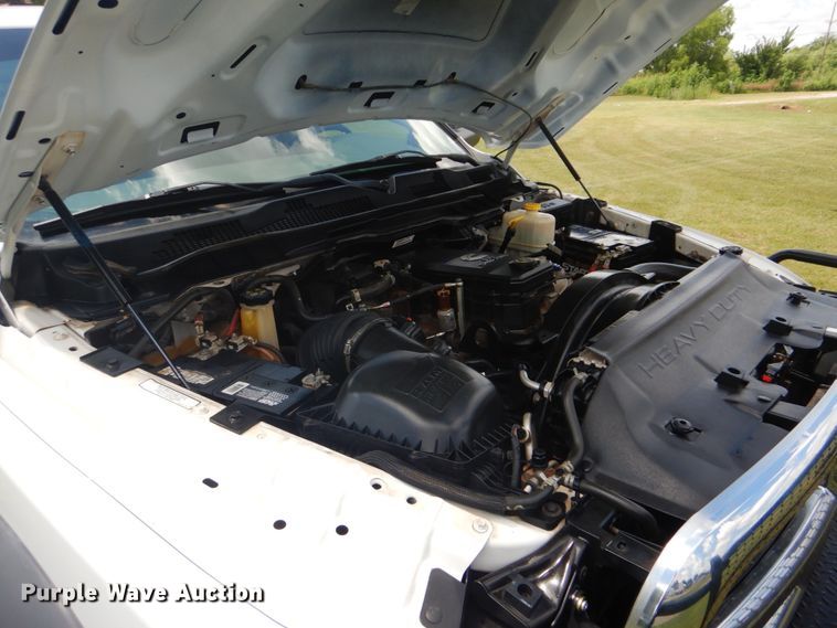 image for item FT9358 2013 Dodge Ram 5500 Crew Cab service truck with crane