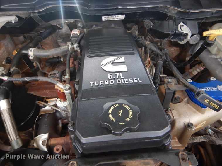 image for item FT9358 2013 Dodge Ram 5500 Crew Cab service truck with crane