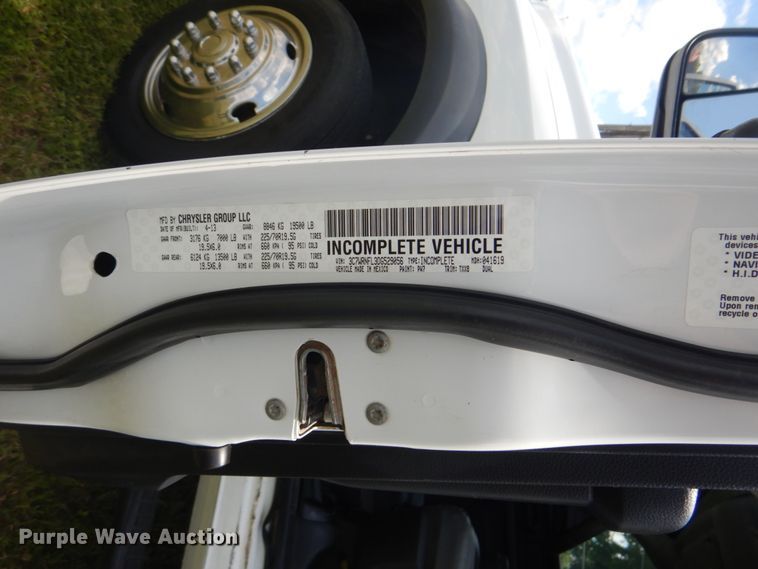 image for item FT9358 2013 Dodge Ram 5500 Crew Cab service truck with crane