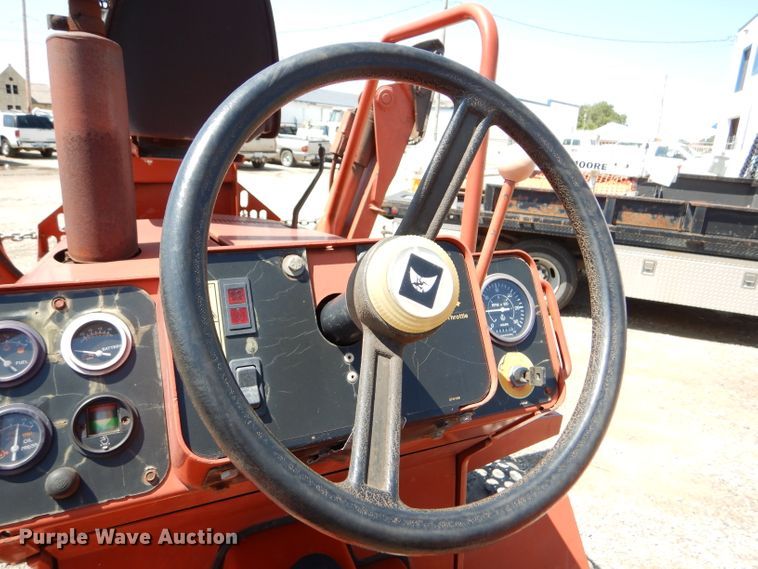 image for item FY9500 1992 Ditch Witch 5110DD trencher